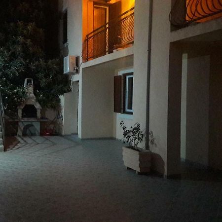 Apartments Antonio Stari Grad Kültér fotó