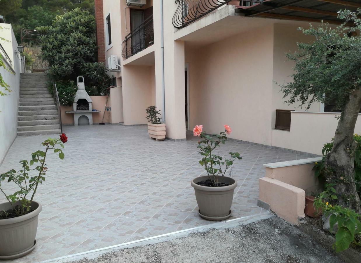 Apartments Antonio Stari Grad Kültér fotó